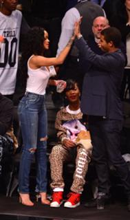 Rihanna feet photo thumbnail
