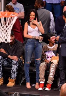 Rihanna feet photo thumbnail