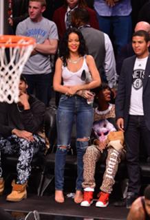 Rihanna feet photo thumbnail