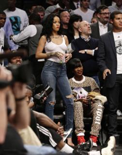 Rihanna feet photo thumbnail