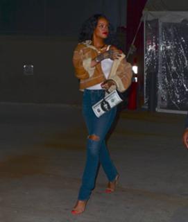 Rihanna feet photo thumbnail