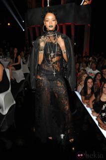 Rihanna feet photo thumbnail