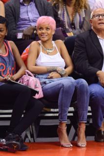 Rihanna feet photo thumbnail