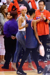 Rihanna feet photo thumbnail