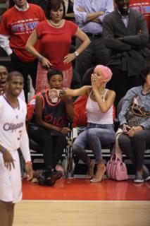 Rihanna feet photo thumbnail