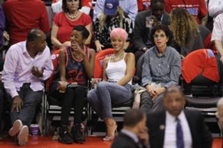 Rihanna feet photo thumbnail