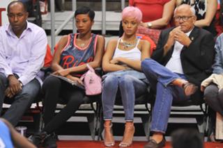 Rihanna feet photo thumbnail