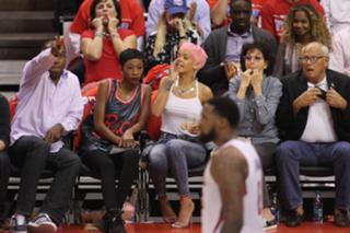 Rihanna feet photo thumbnail