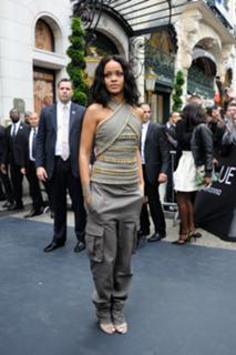 Rihanna feet photo thumbnail
