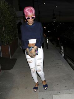 Rihanna feet photo thumbnail