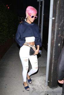 Rihanna feet photo thumbnail