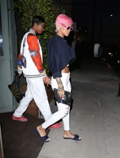 Rihanna feet photo thumbnail