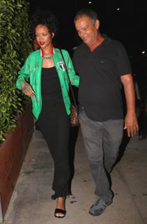Rihanna feet photo thumbnail