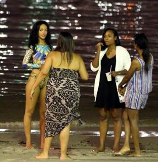 Rihanna feet photo thumbnail