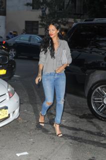 Rihanna feet photo thumbnail