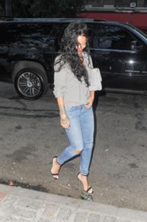 Rihanna feet photo thumbnail