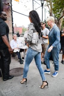 Rihanna feet photo thumbnail