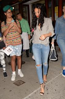 Rihanna feet photo thumbnail