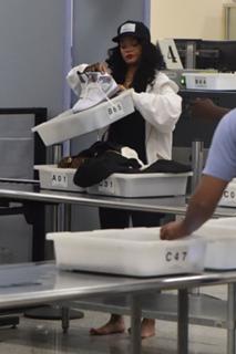 Rihanna feet photo thumbnail