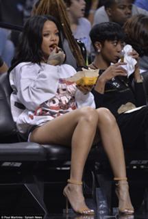 Rihanna feet photo thumbnail