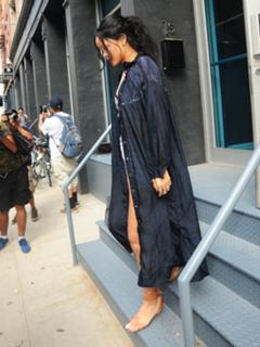 Rihanna feet photo thumbnail