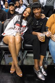 Rihanna feet photo thumbnail