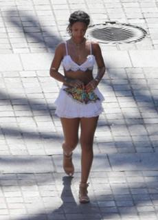 Rihanna feet photo thumbnail