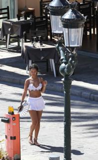 Rihanna feet photo thumbnail