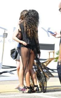 Rihanna feet photo thumbnail