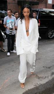 Rihanna feet photo thumbnail