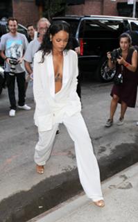 Rihanna feet photo thumbnail