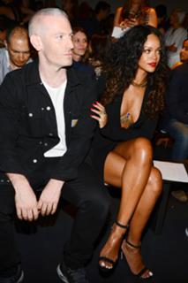 Rihanna feet photo thumbnail