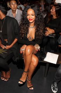 Rihanna feet photo thumbnail