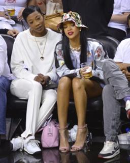 Rihanna feet photo thumbnail