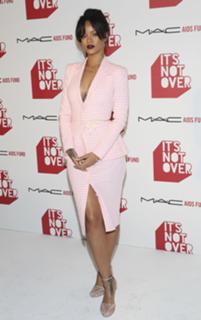 Rihanna feet photo thumbnail