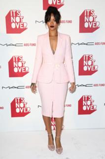 Rihanna feet photo thumbnail