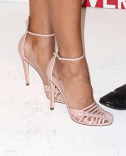 Rihanna feet photo thumbnail