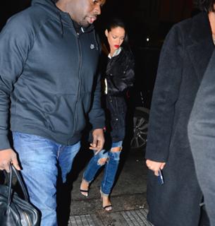 Rihanna feet photo thumbnail