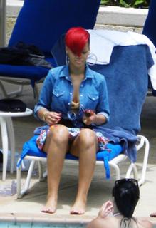 Rihanna feet photo thumbnail