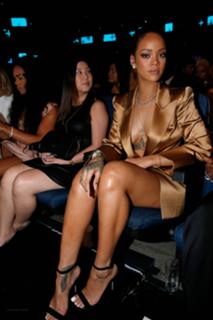 Rihanna feet photo thumbnail