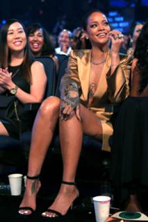 Rihanna feet photo thumbnail