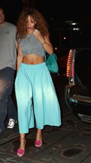 Rihanna feet photo thumbnail