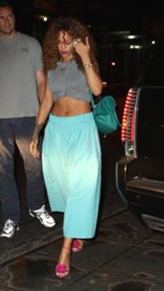 Rihanna feet photo thumbnail