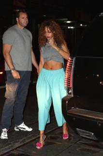 Rihanna feet photo thumbnail