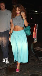 Rihanna feet photo thumbnail