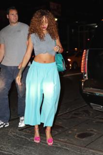 Rihanna feet photo thumbnail