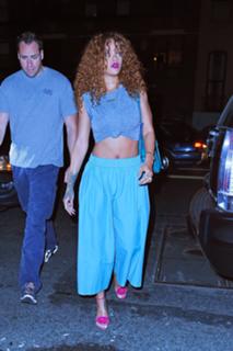 Rihanna feet photo thumbnail