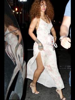 Rihanna feet photo thumbnail