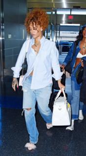Rihanna feet photo thumbnail