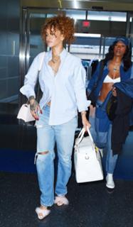 Rihanna feet photo thumbnail